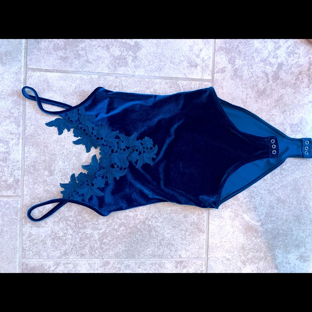 Blue velvet flower body suit